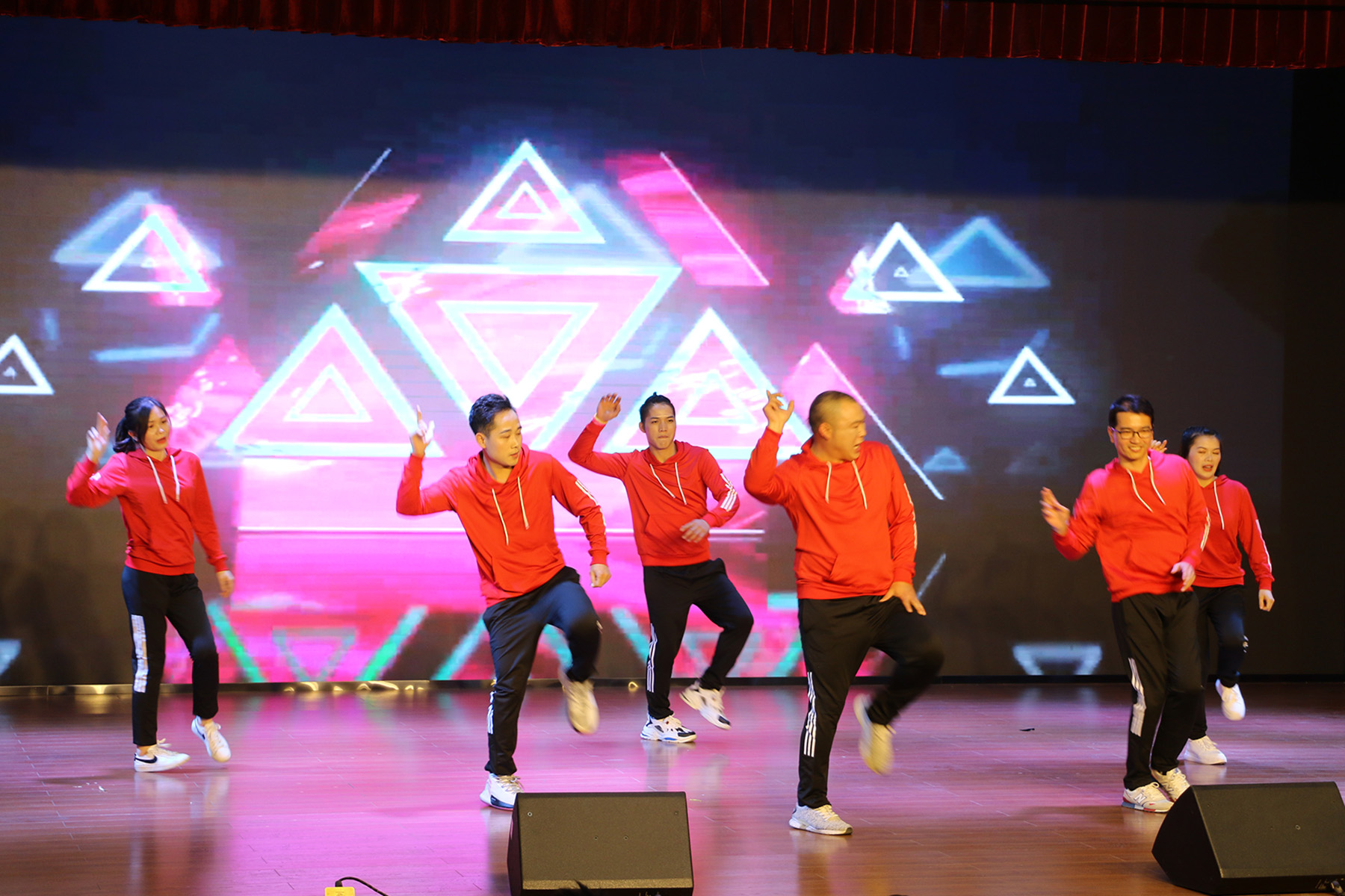 2021年耀世娱乐化学迎新联欢晚会-《蹦迪摇》