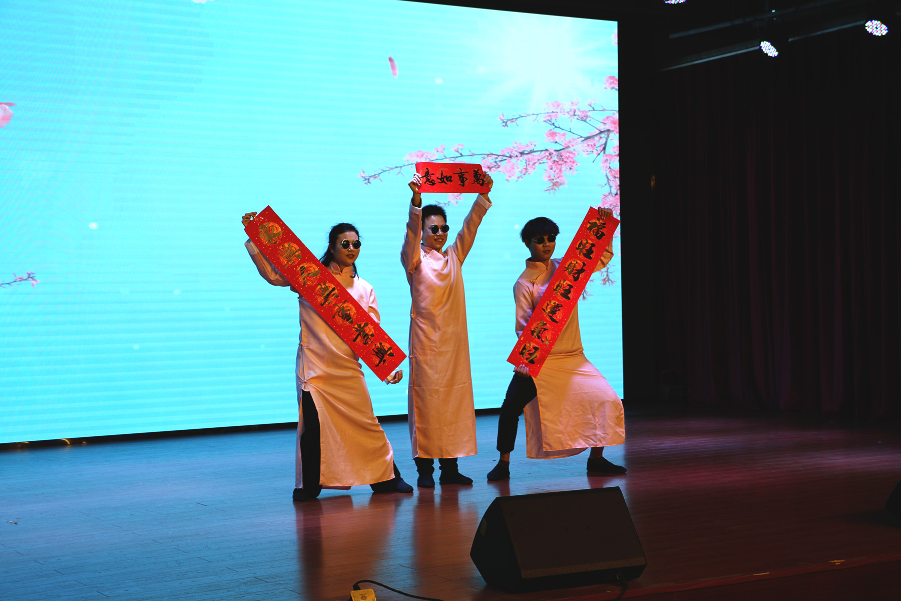 2021年耀世娱乐化学迎新联欢晚会-《桃花朵朵开》